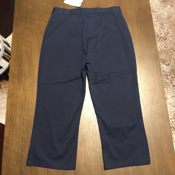 NWT Hemmond Capris - Picture 2 of 5